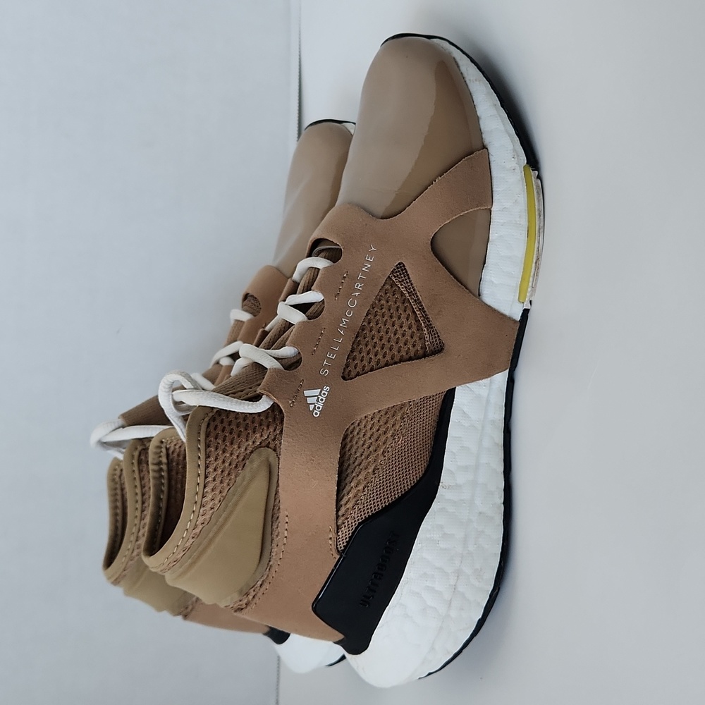 Adidas by Stella McCartney Tan Ultra Boost 21 Women's Sneakers Size 7 - Picture 2 of 9
